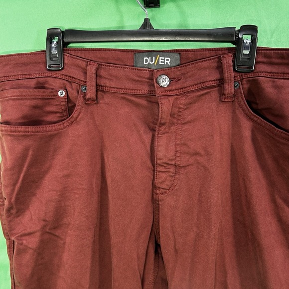 DUER N2X Relaxed Taper Jeans Burgundy Red Size 38x30 Stretch Casual Pants - Picture 3 of 6